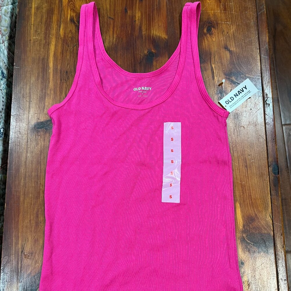 Old Navy Pink Tank Top (NWT)